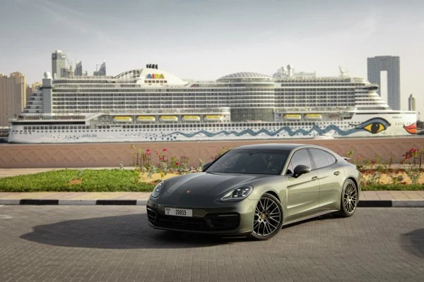 Porsche Panamera grå