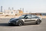 Porsche Taycan Gris