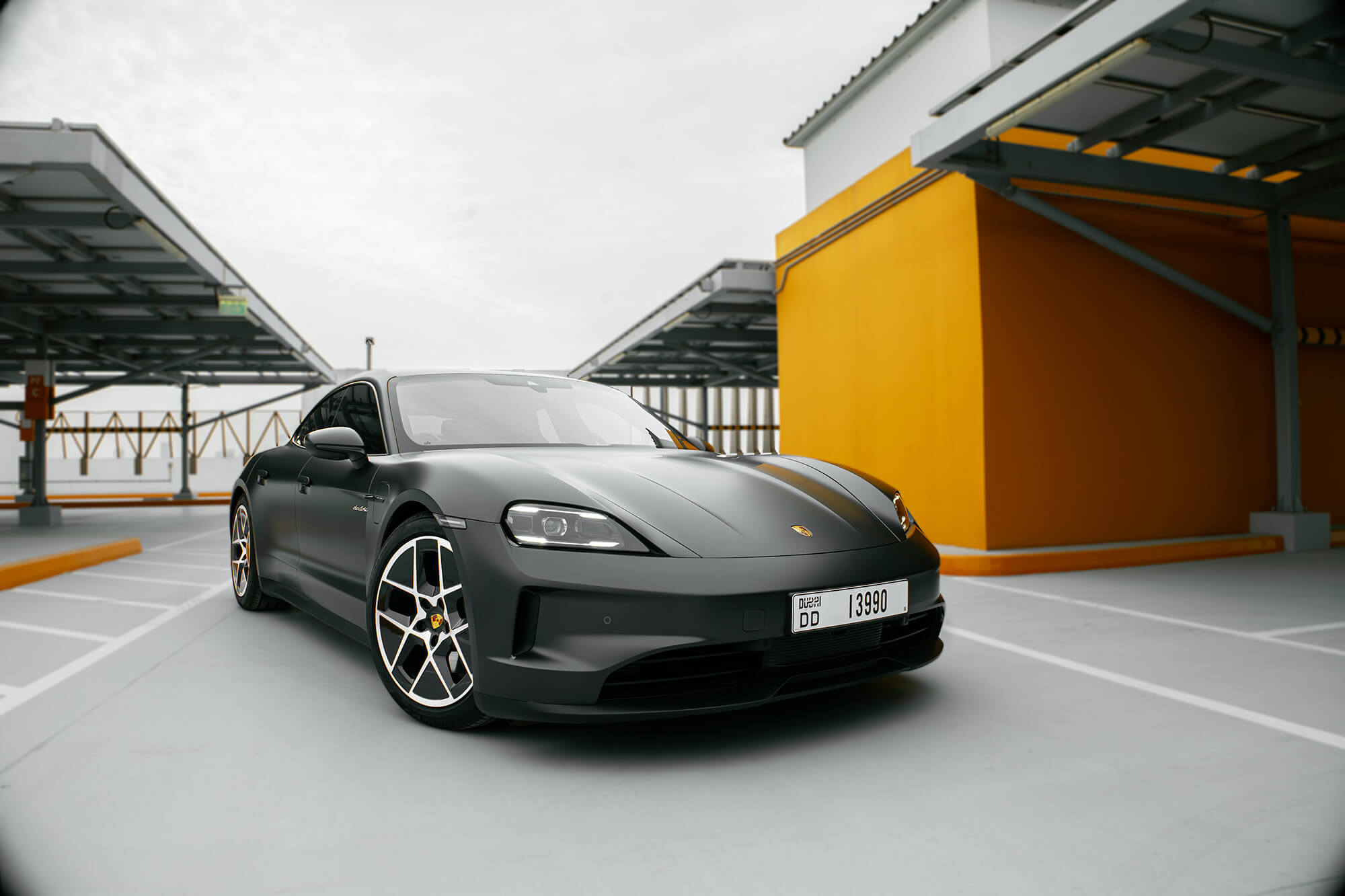 Porsche Taycan Grigio Opaco