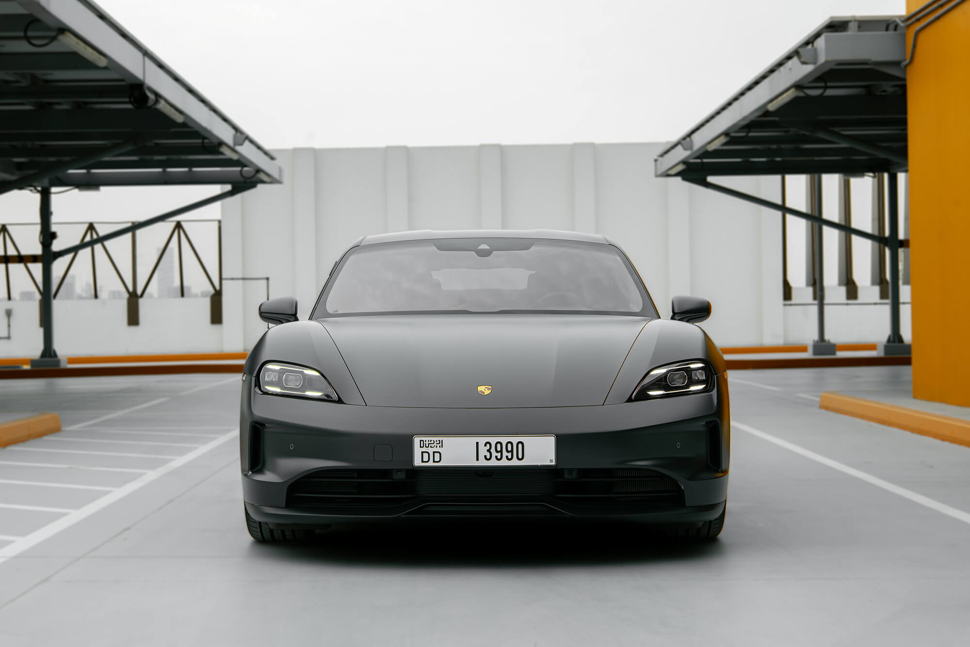 Porsche Taycan Grigio Opaco
