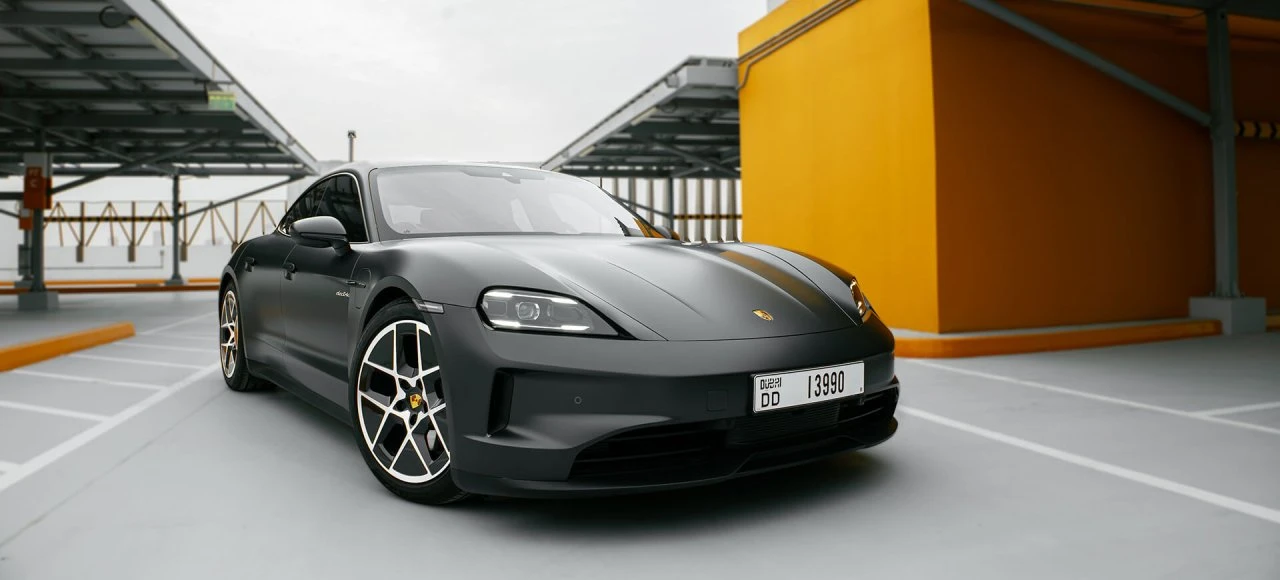 Porsche Taycan Grijs Mat