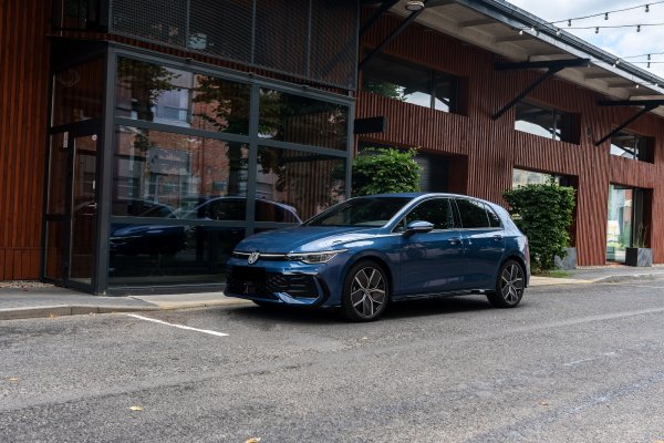 Volkswagen Golf Mk8 Blue