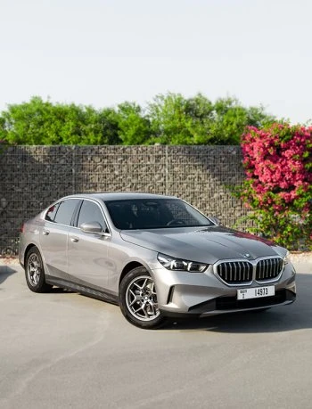 bmw 520i الجيل الجديد الرمادي