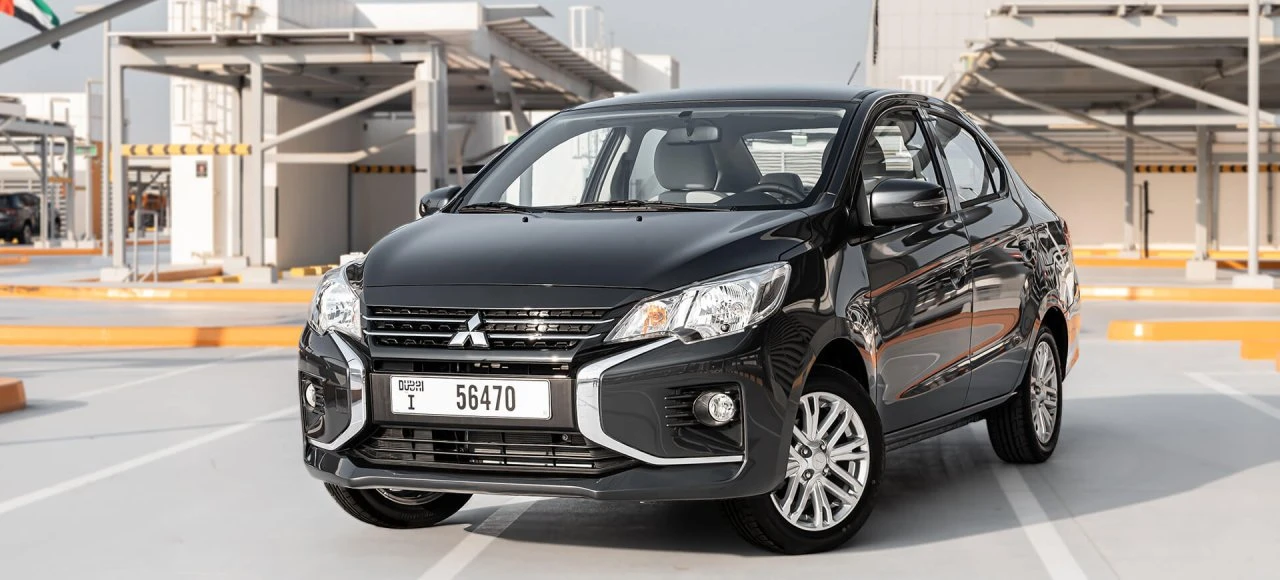 Mitsubishi Attrage Gris