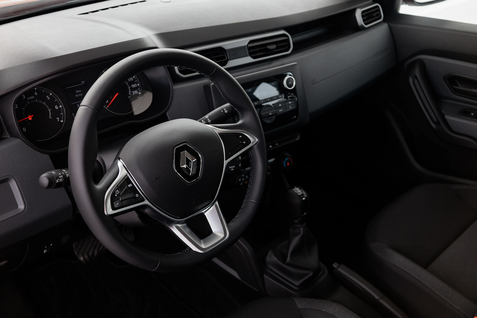 Renault Duster оранжевый