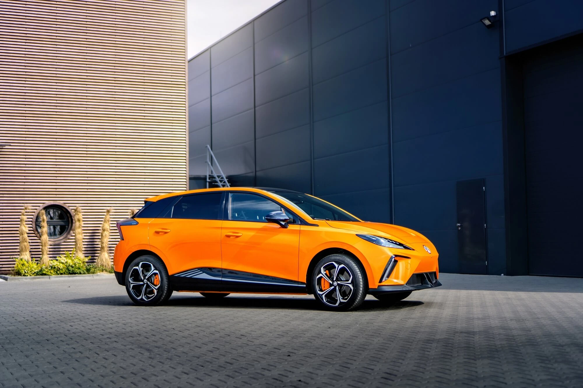 MG 4 EV Orange