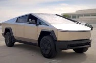 Tesla Cybertruck Argent