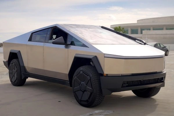 Tesla Cybertruck Silver