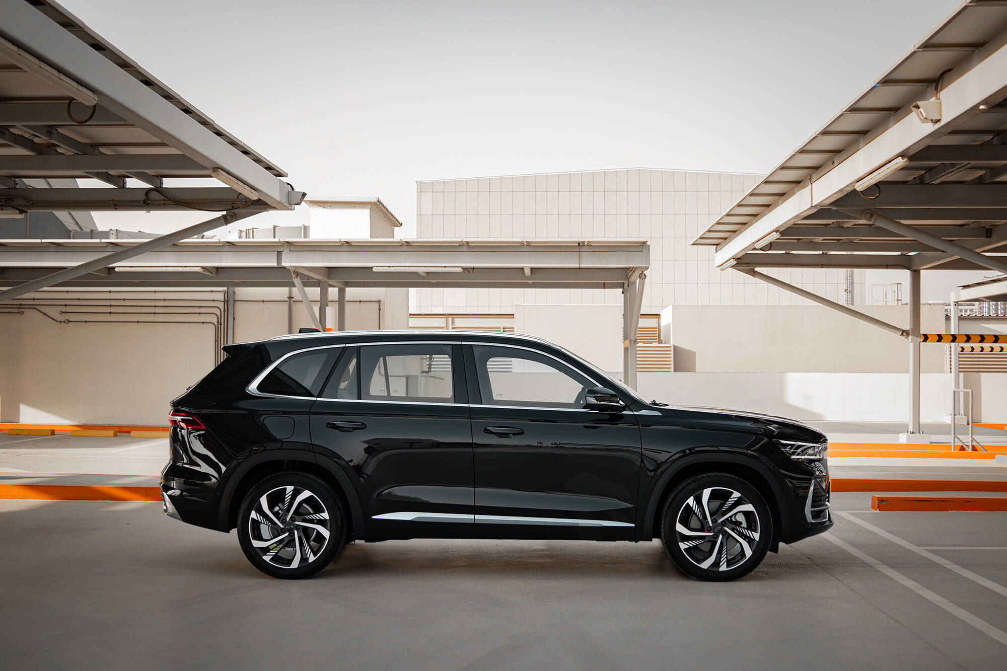 Geely Monjaro Black