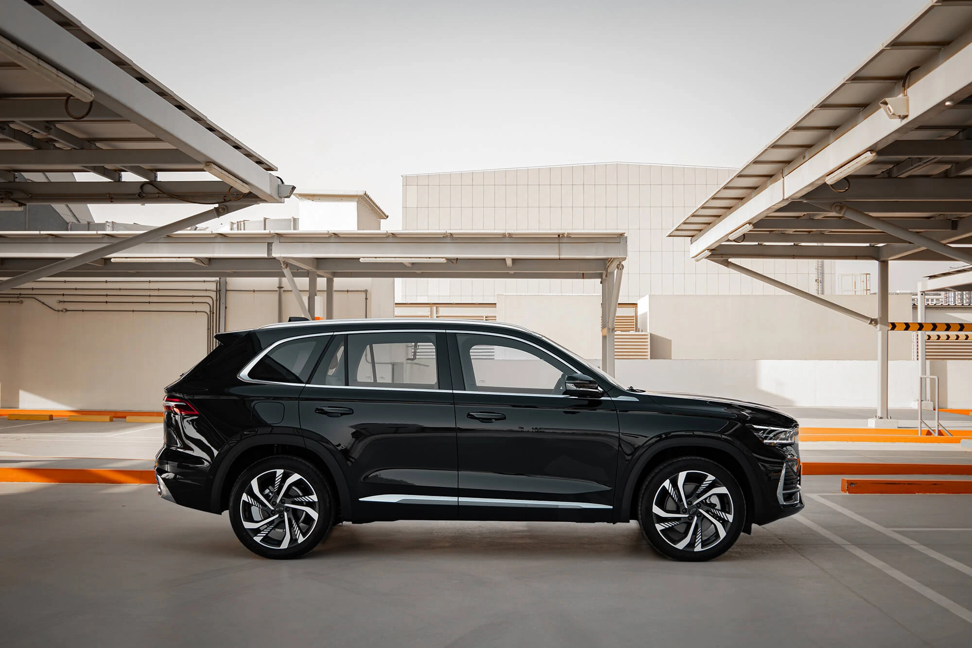Geely Monjaro Black