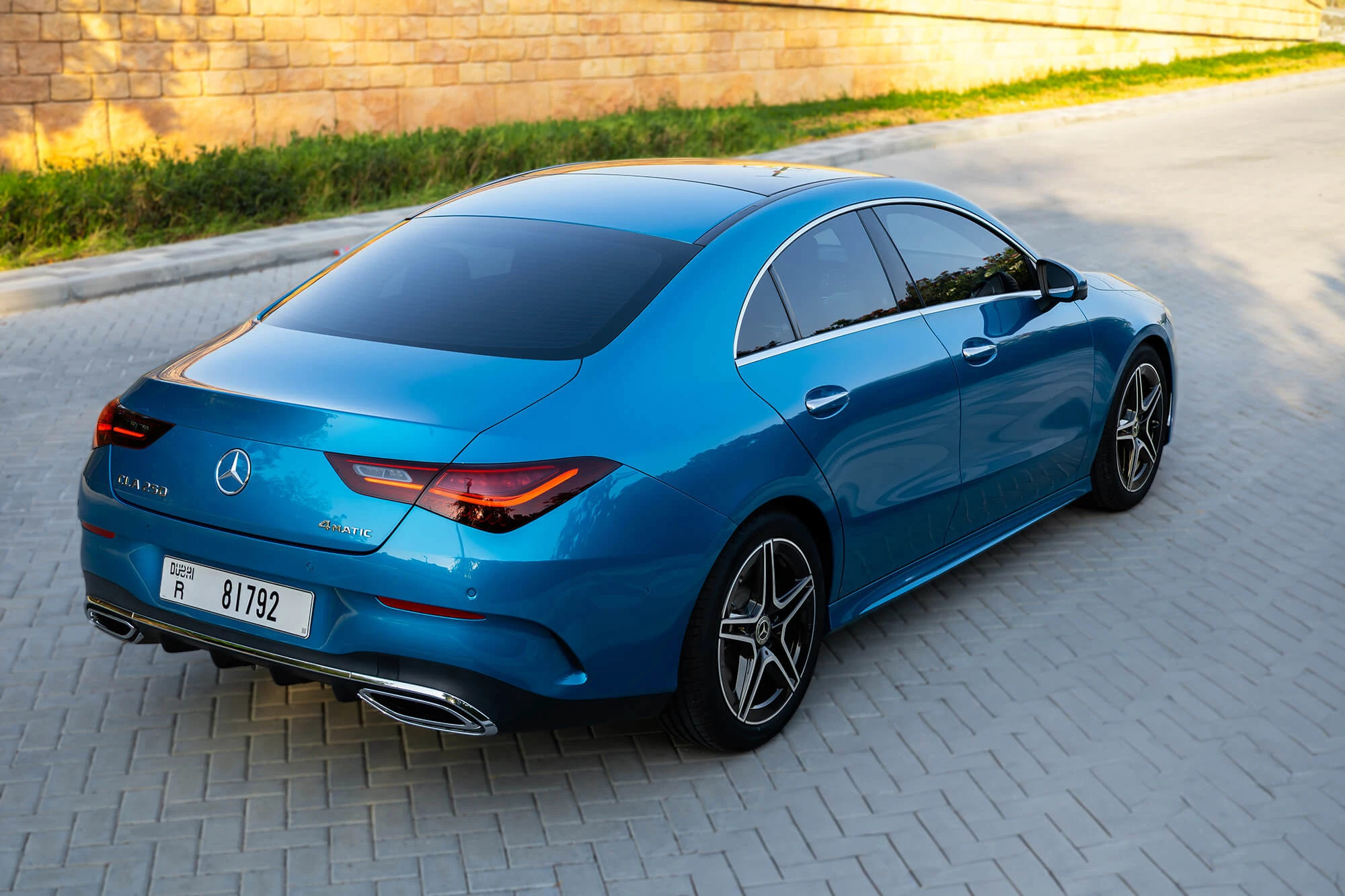 梅赛德斯 CLA 4M 蓝色
