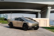 Tesla Cybertruck Prateado