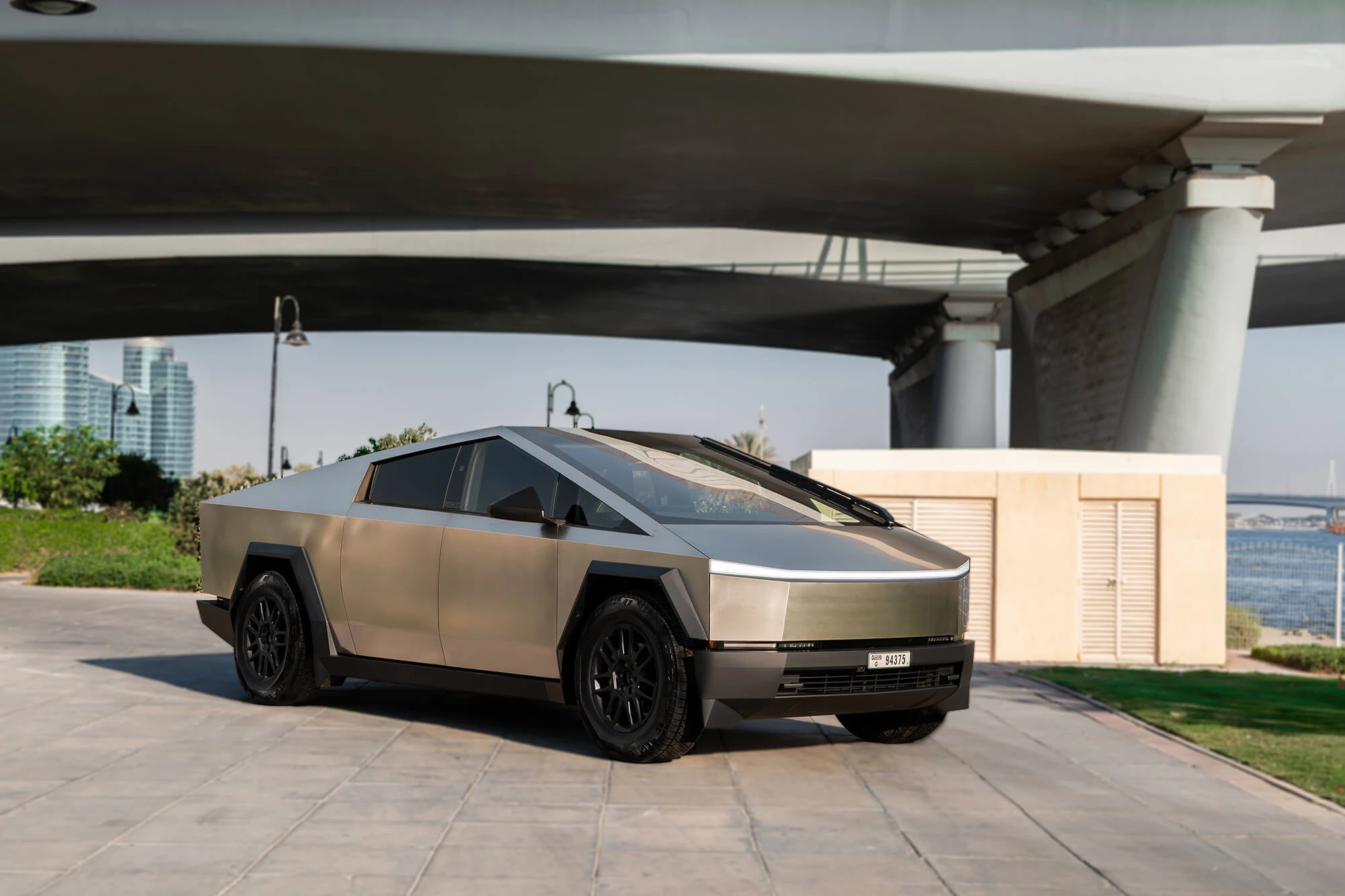 Tesla Cybertruck Prateado