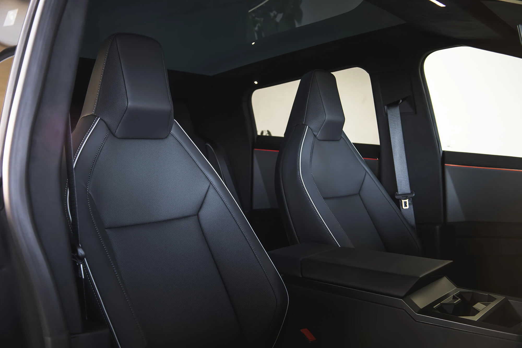 Tesla Cybertruck Prateado