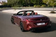 سيارة BMW M8 Competition المكشوفة باللون الأحمر