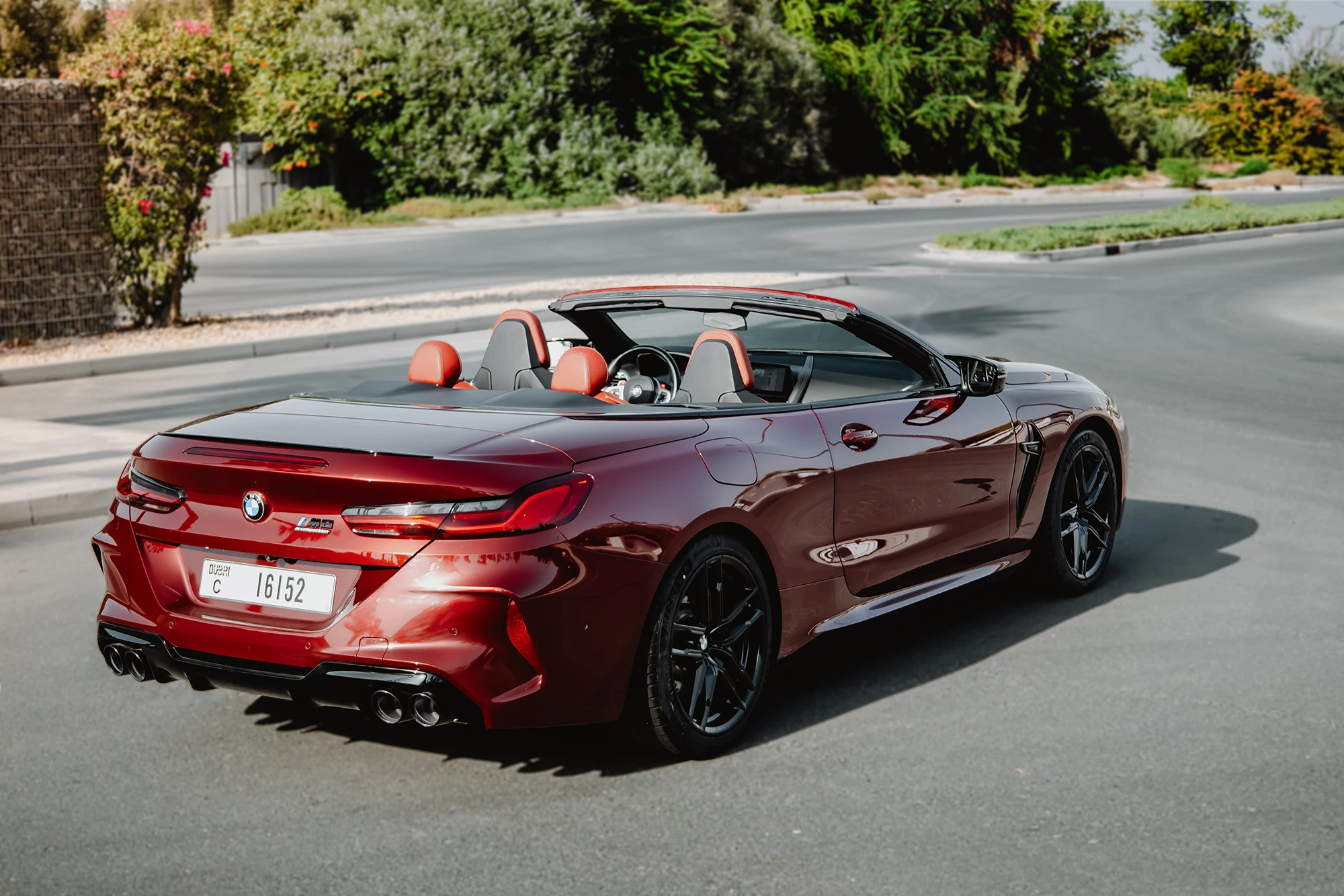 BMW M8 Competition Cabrio Kırmızı