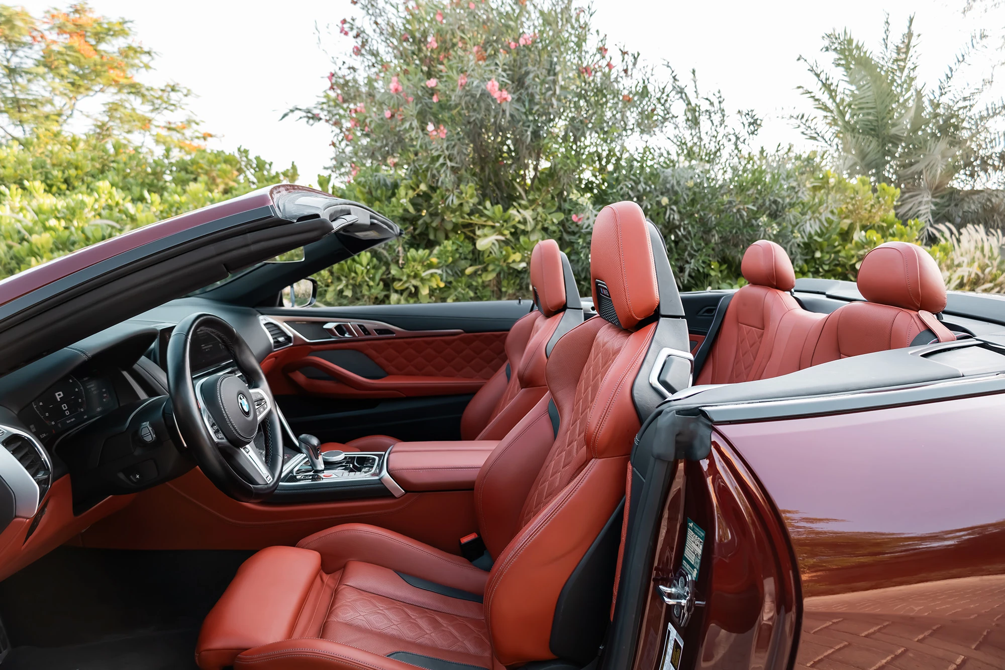 BMW M8 Competition Cabrio Kırmızı