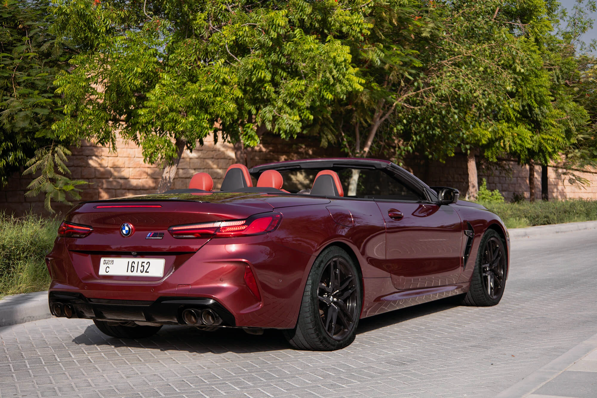 BMW M8 Competition Cabriolet Röd BMW M8 Competition Cabriolet Röd