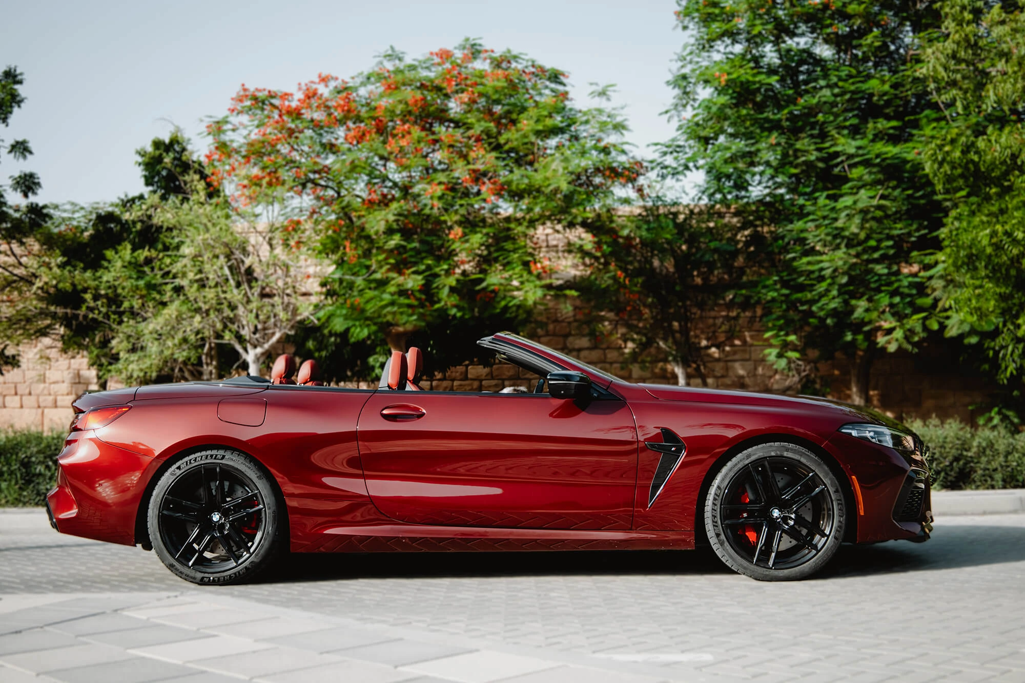 BMW M8 Competition Cabrio Kırmızı