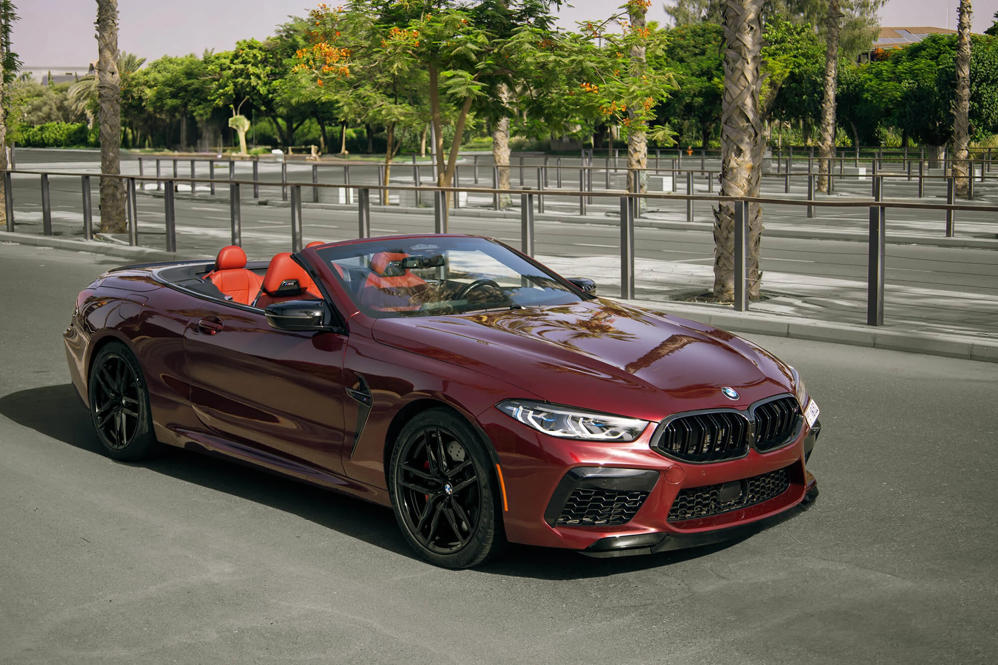 BMW M8 Competition Cabriolet Röd BMW M8 Competition Cabriolet Röd