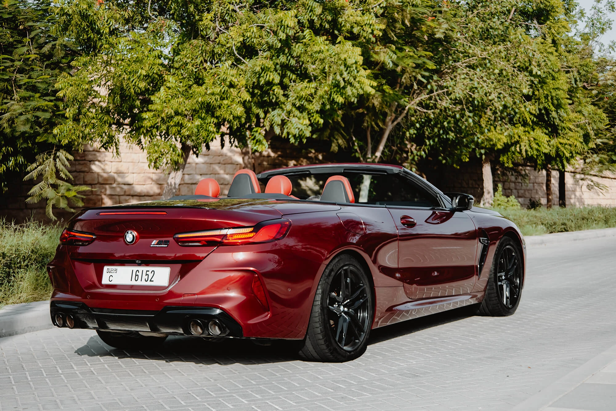BMW M8 Competition Cabrio Kırmızı