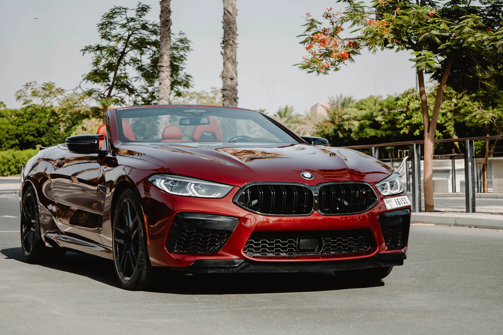BMW M8 Competition Cabrio Kırmızı