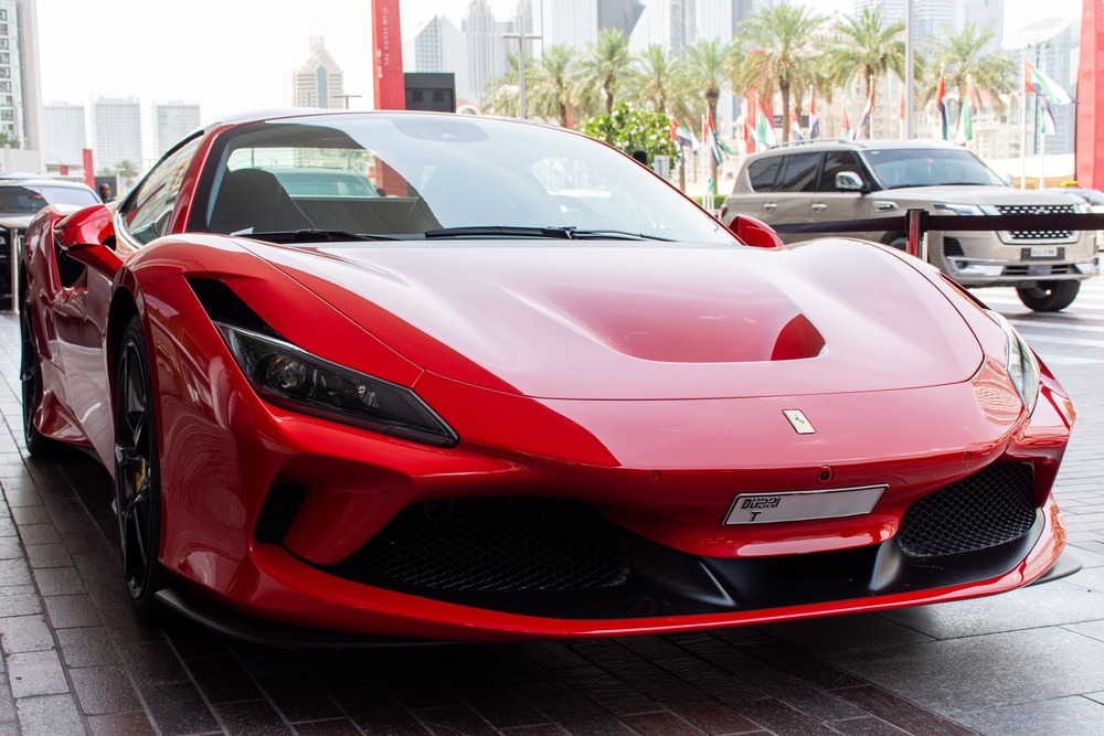 Posso cancelar ou alterar a minha reserva de aluguer de automóveis?