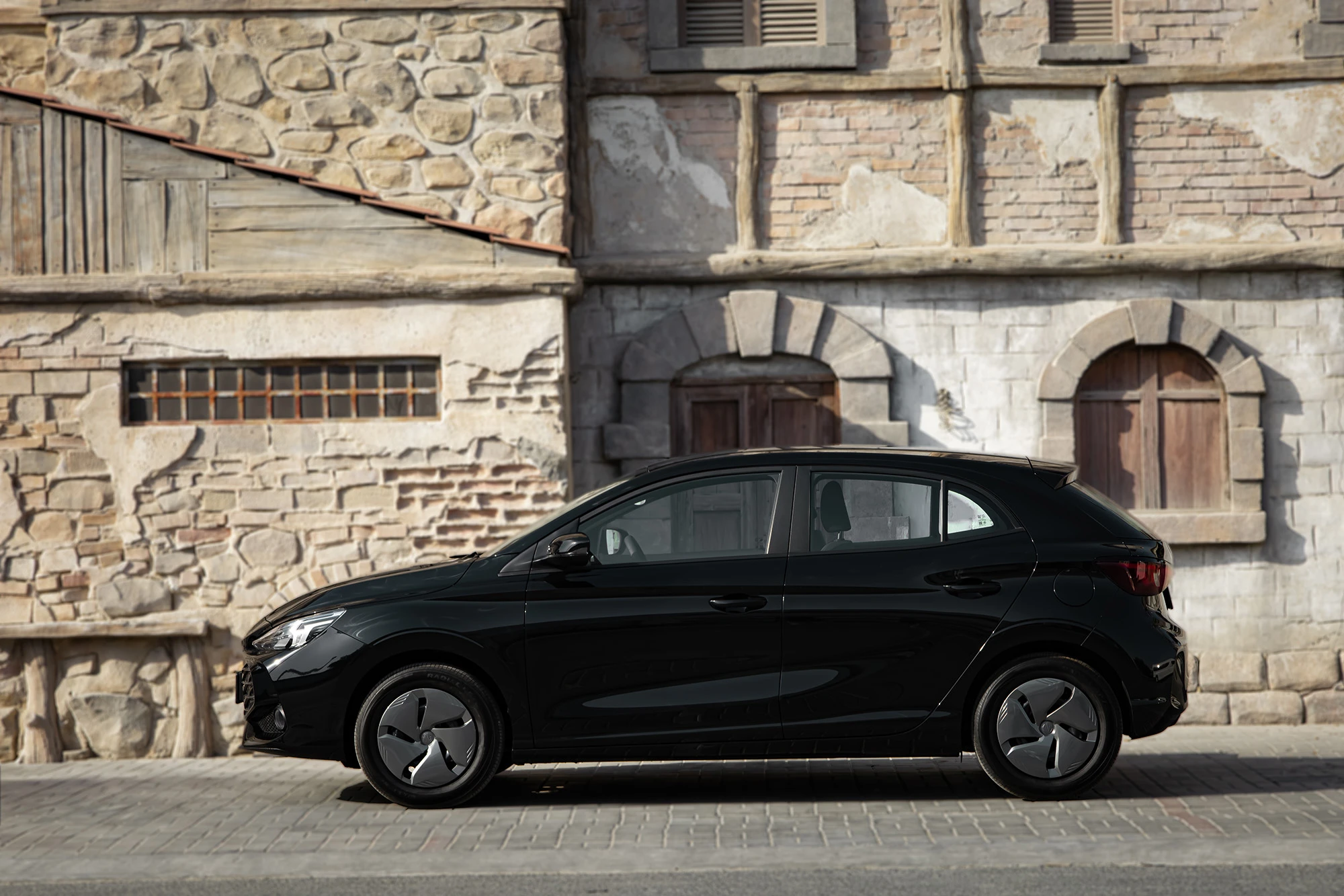 MG 3 Black