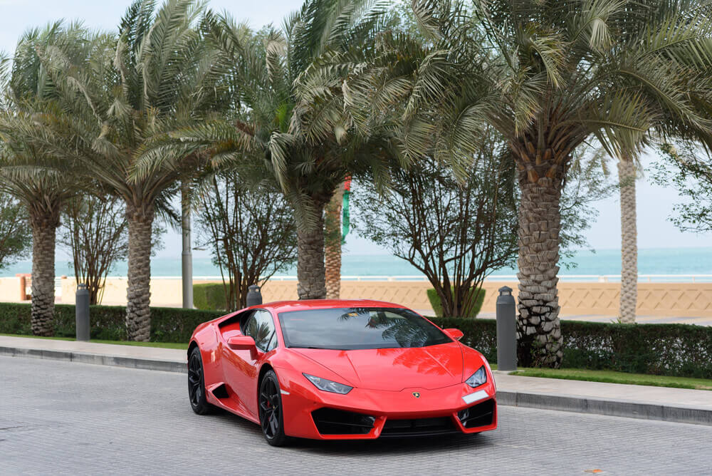 Huur een auto in Mussafah Shabia: Volledige gids voor autoverhuur in Abu Dhabi