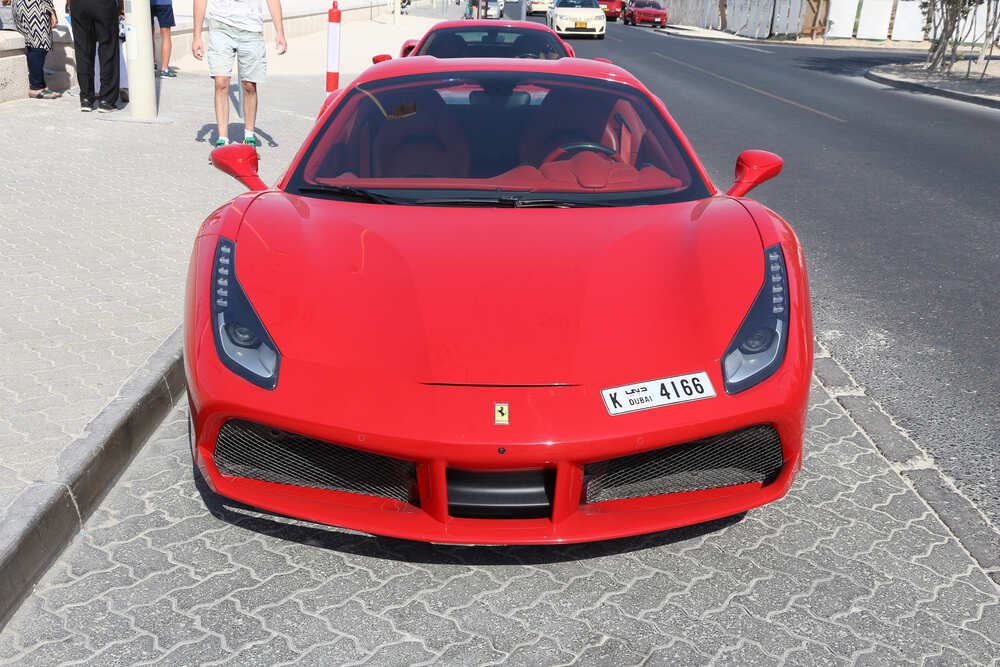 Qual é o limite de quilometragem quando alugo um automóvel?