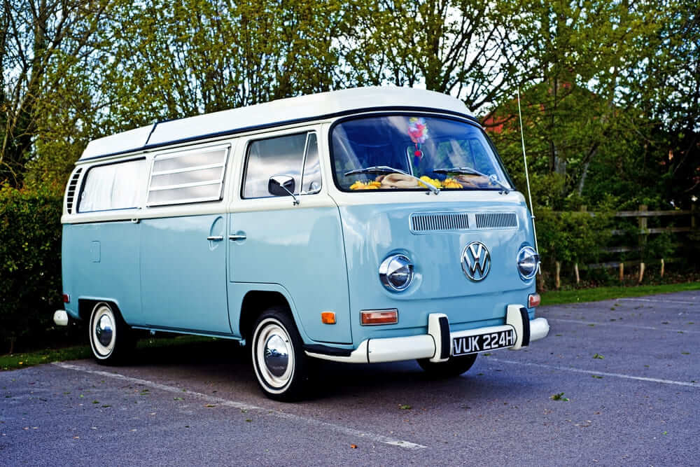 1970-Volkswagen-Bus-1