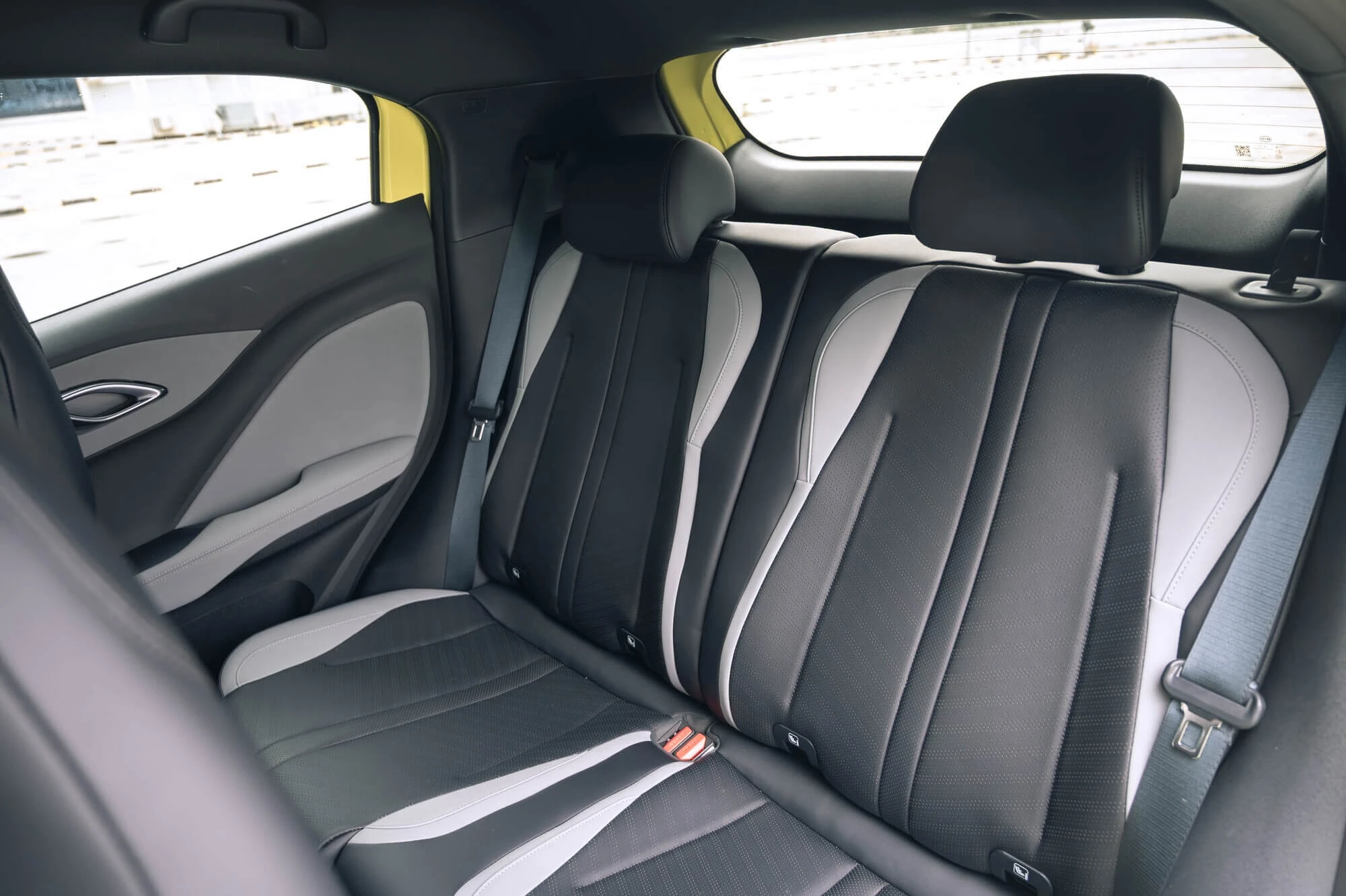 BYD Dolfijn Surf Geel