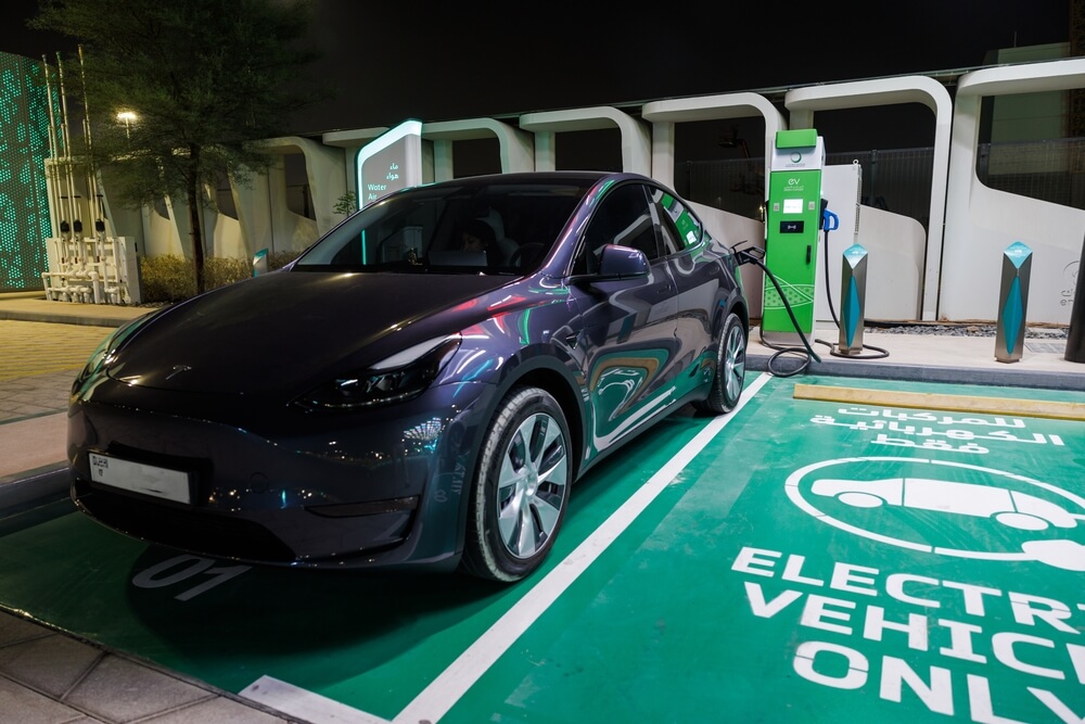 Ladung_ein_Tesla