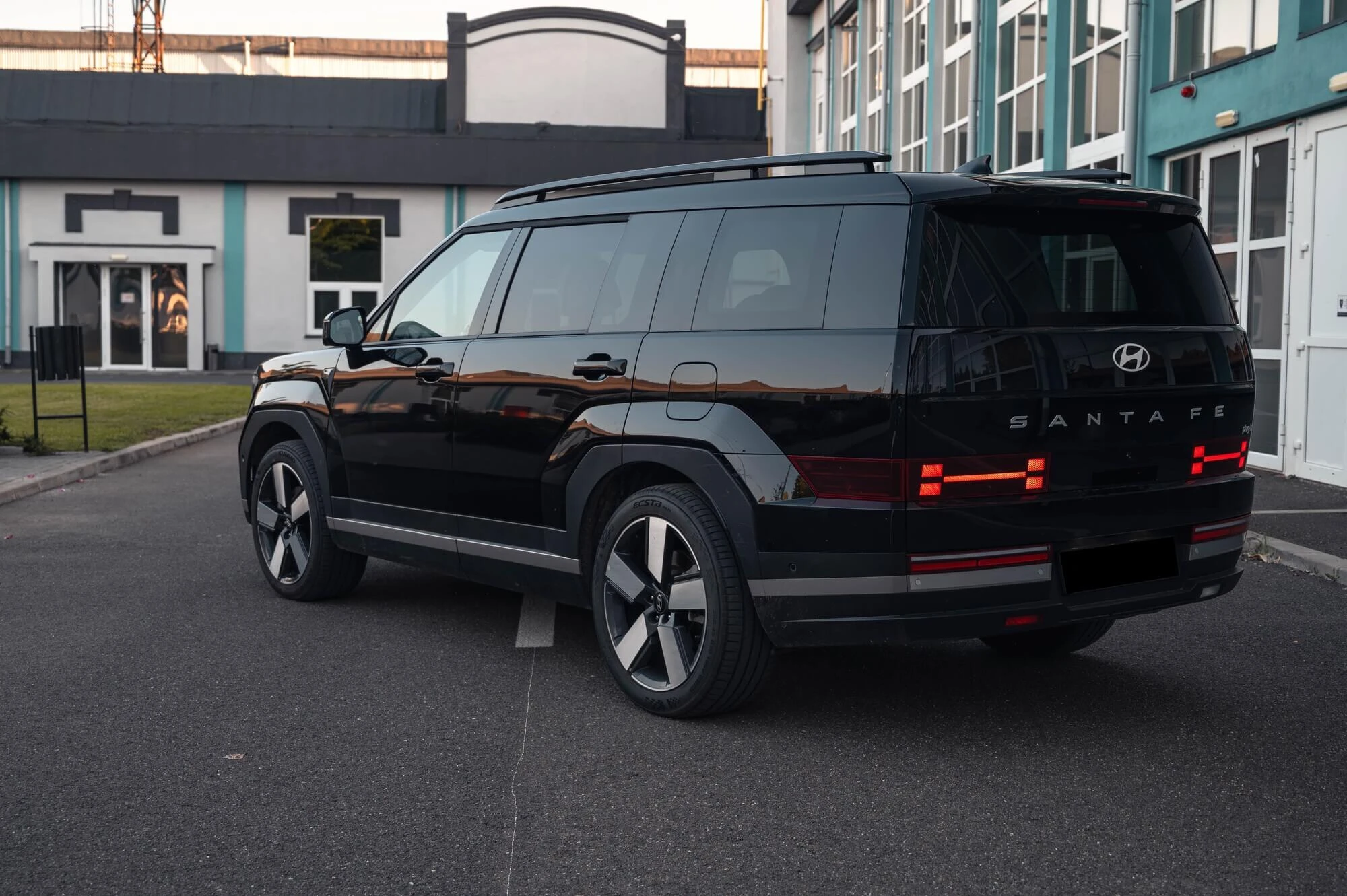 Hyundai Santa Fe Black