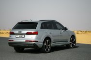 Audi Q7 серебристый