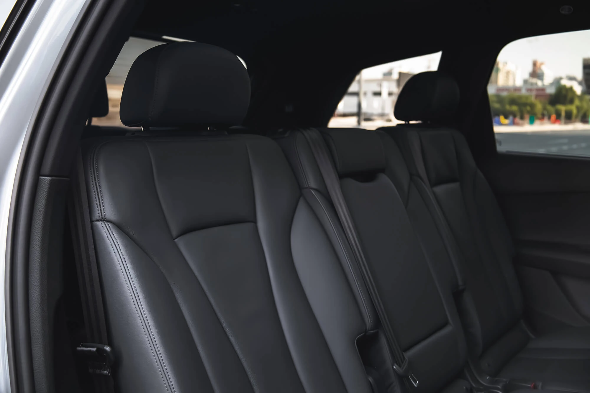 Audi Q7 серебристый