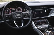 Audi Q7 серебристый