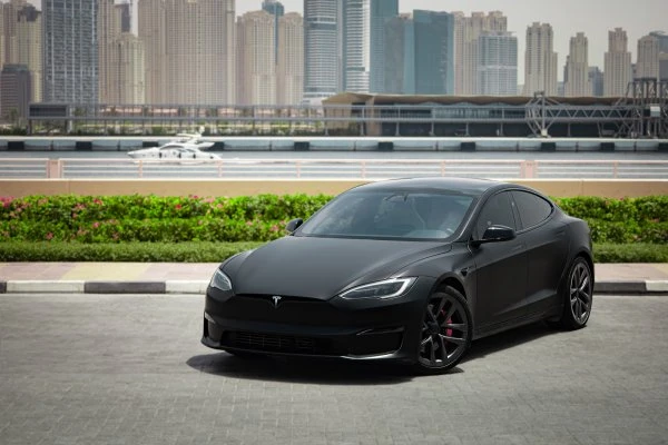 Tesla Model S Xadrez Preto Mate