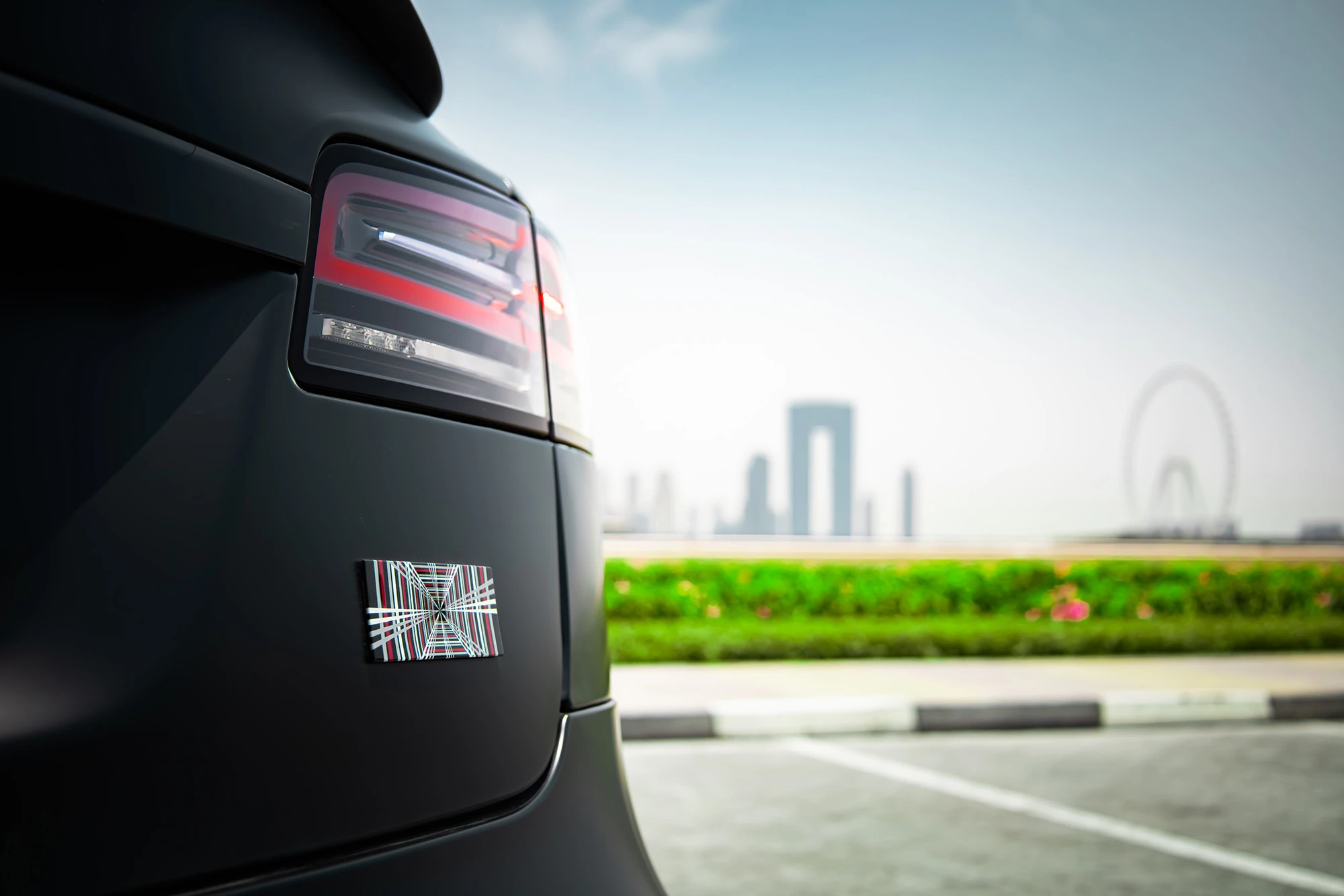 Tesla Model S Xadrez Preto Mate