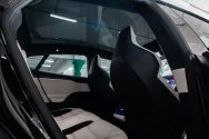 Tesla Model S משובץ שחור מט Tesla Model S משובץ שחור מט