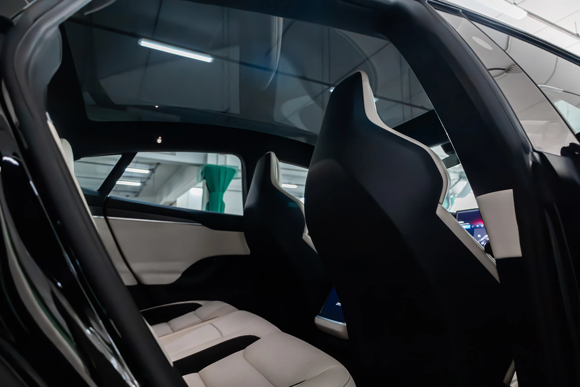Tesla Model S Xadrez Preto Mate