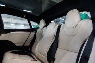 Tesla Model S Xadrez Preto Mate