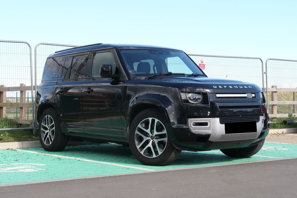 Land_Rover_Defender-1