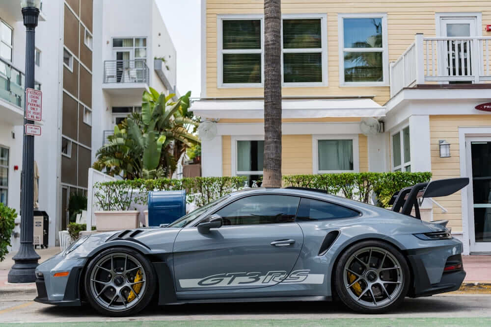 Porsche_911_GT3_RS_1