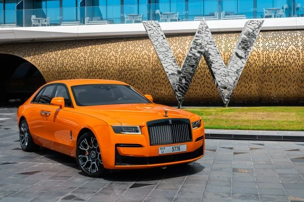Rolls-Royce Ghost zwarte badge oranje