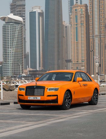 Rolls-Royce Ghost Negro Insignia naranja