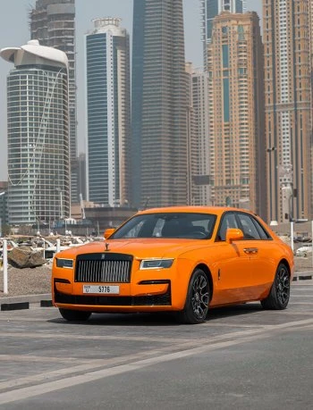 Rolls-Royce Ghost Negro Insignia naranja
