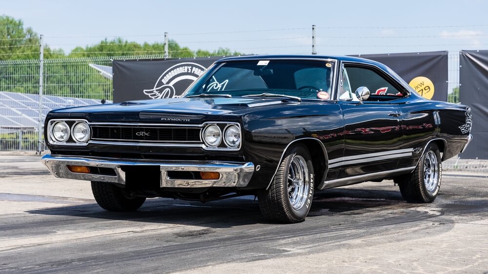 Um automóvel desportivo Plymouth GTX 1969
