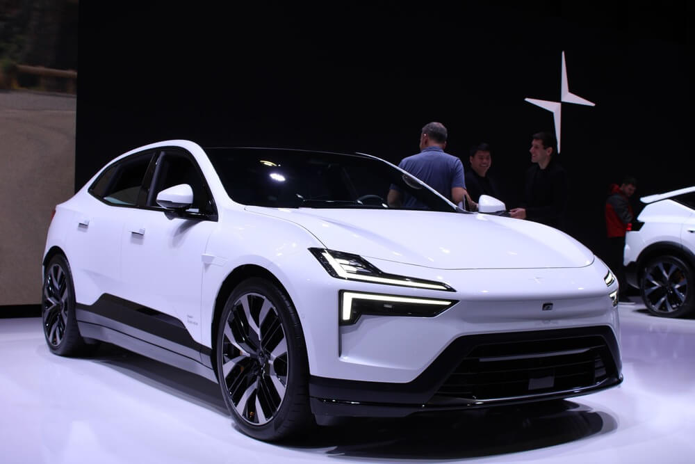Polestar 2 亮相迪拜