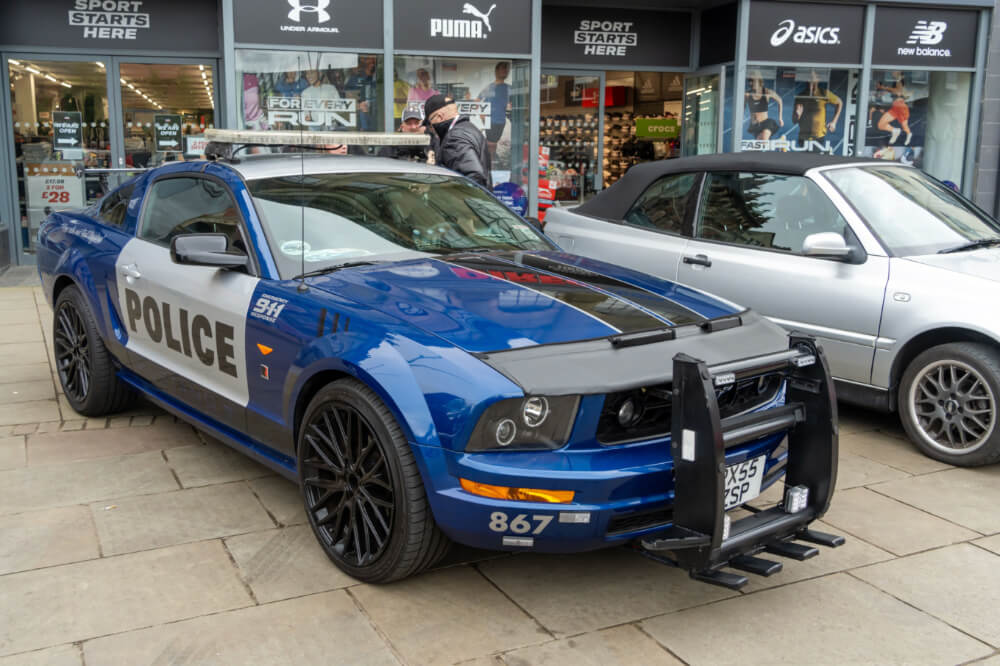 полицейский автомобиль ford mustang